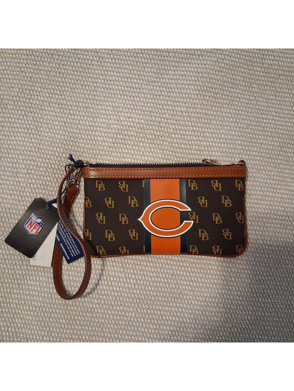 Dooney & Bourke Chicago Bears Wristlet Purse NWT NFL Leather Stripe Clutch